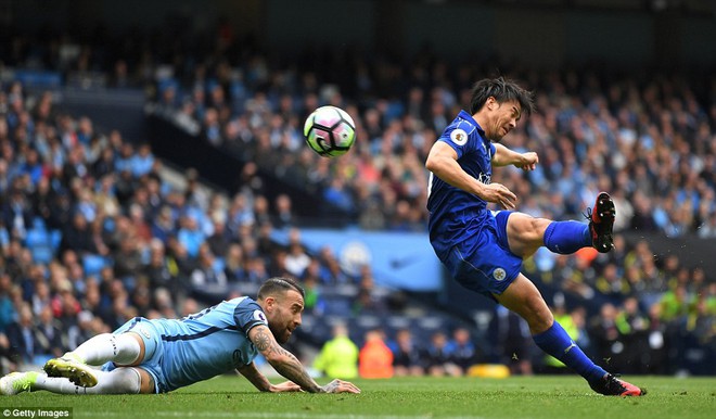 May mắn đến mức không tưởng, Man City vượt Liverpool xây chắc top 4 - Ảnh 19.