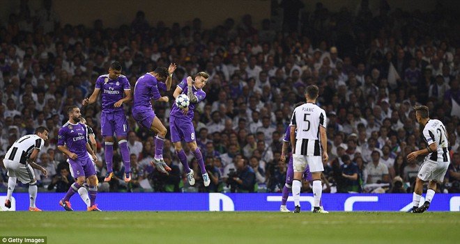 Nằm xuống Juventus, để chứng kiến Ronaldo vĩ đại lên ngôi! - Ảnh 27.