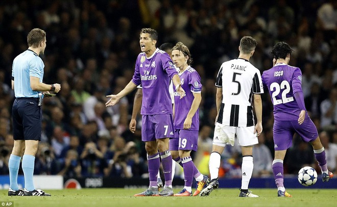 Nằm xuống Juventus, để chứng kiến Ronaldo vĩ đại lên ngôi! - Ảnh 30.