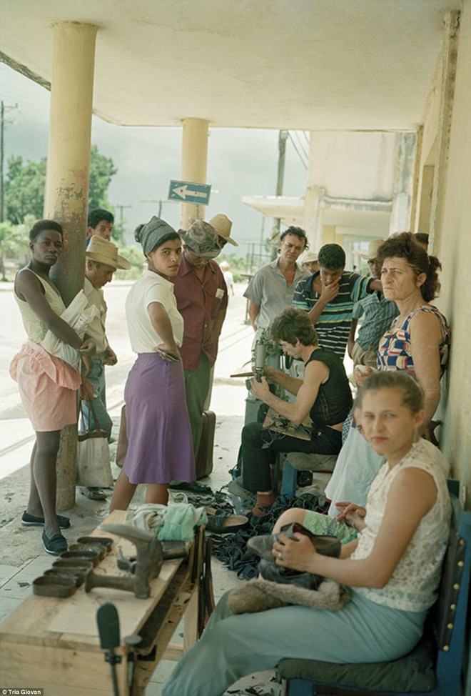 Bộ ảnh hiếm, tiết lộ cuộc sống thực của người Cuba cách đây gần 3 thập kỉ - Ảnh 7.
