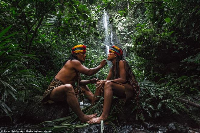 Hé lộ những bí ẩn của nghề pháp sư trong rừng rậm Amazon - Ảnh 13.