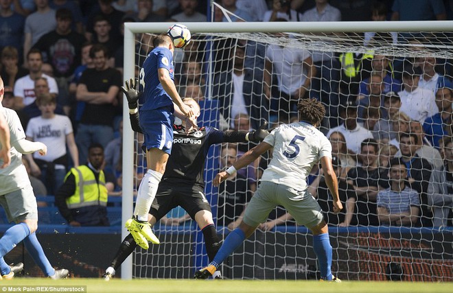 Morata tỏa sáng, đưa Chelsea vào phom bám đuổi Man United - Ảnh 15.