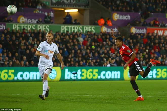 Jesse Lingard lên tiếng, Man United thắng trận trong buồn vui lẫn lộn - Ảnh 13.