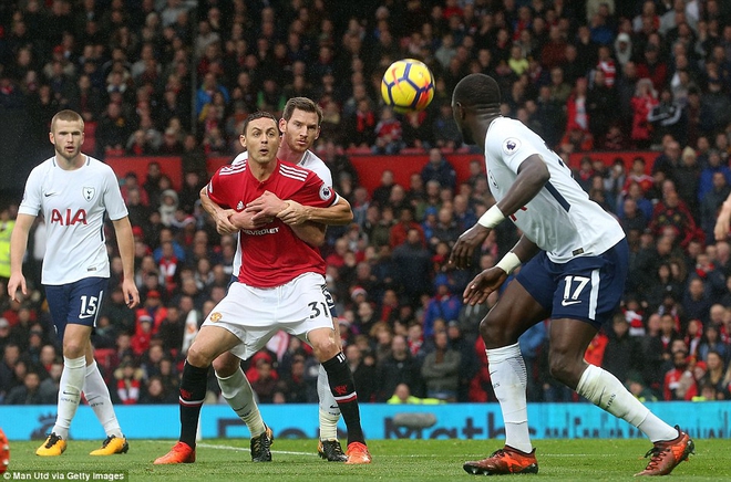 Kẻ đóng thế lập công, Man United xé toang Tottenham trong trận cầu cân não - Ảnh 13.