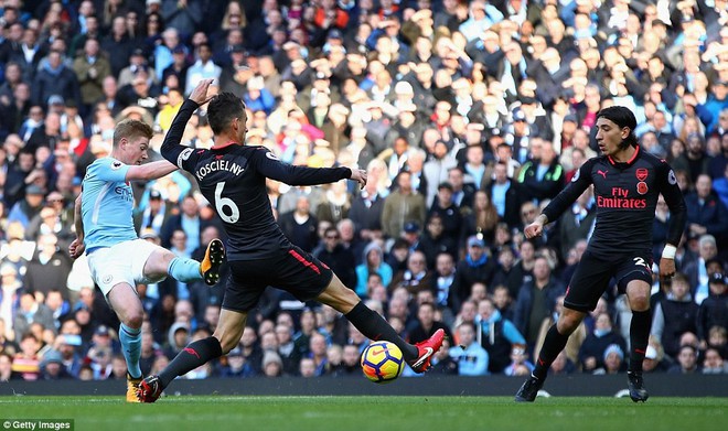 Trọng tài giết Arsenal, giúp Man City vững ngôi đầu Premier League - Ảnh 10.