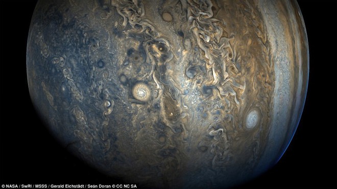 Những hình ảnh mới nhất của Sao Mộc Juno của NASA: Một hành tinh tuyệt đẹp và ma quái - Ảnh 2.