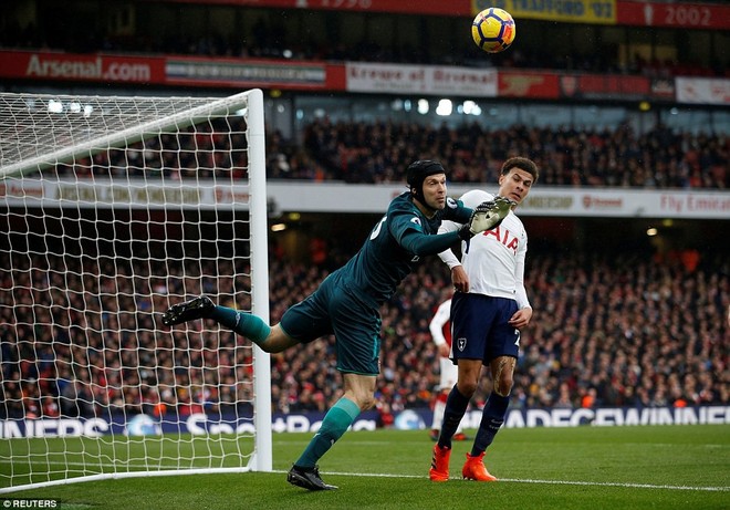 Arsenal bóp chết Tottenham bằng 2 cú đấm dưới thắt lưng trong có 5 phút - Ảnh 7.