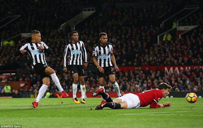 Pogba bừng sáng ngày trở lại, nâng cánh Man United lội ngược dòng ngoạn mục - Ảnh 7.