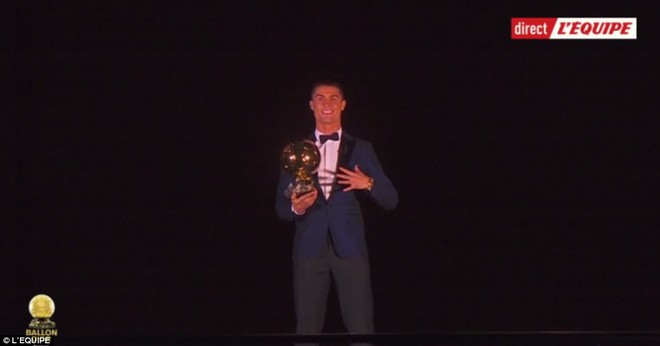 Ronaldo lần thứ 5 giành Quả bóng vàng, san bằng kỷ lục với Messi - Ảnh 4.