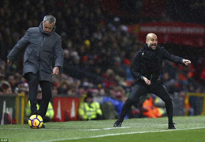 Dùng hết chiêu trò, nhưng Mourinho vẫn chỉ là kẻ thất bại trước Pep Guardiola - Ảnh 2.