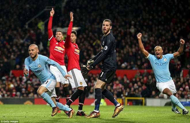 Ngạc nhiên chưa, Lukaku một mình giật sập Old Trafford bằng vận đen khó tin - Ảnh 13.