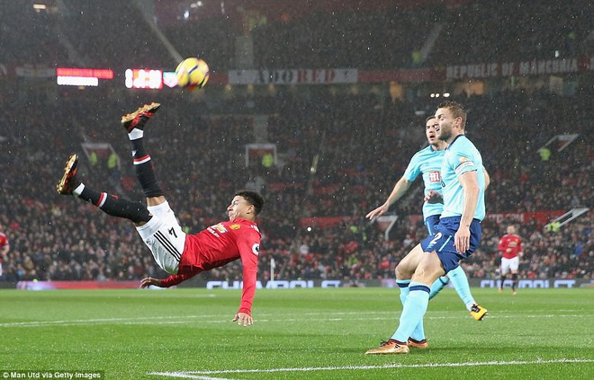 Đạp tuyết lập công, Lukaku giúp Man United níu giữ hi vọng mong manh trước Man City - Ảnh 6.