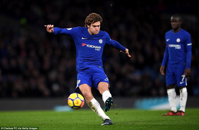 Vẽ đường cong tuyệt đẹp, hậu vệ Chelsea thắp sáng Stamford Bridge bằng siêu phẩm - Ảnh 13.