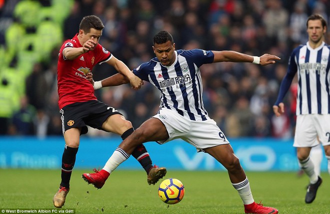 Bắt chước Man City không thành, Man United lại thắng thót tim kiểu Mourinho - Ảnh 8.