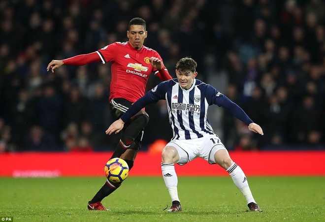 Bắt chước Man City không thành, Man United lại thắng thót tim kiểu Mourinho - Ảnh 19.