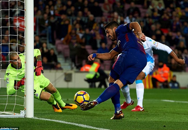Messi sút trượt phạt đền, Barcelona vẫn thắng đậm để rung đùi chờ El Clasico - Ảnh 10.