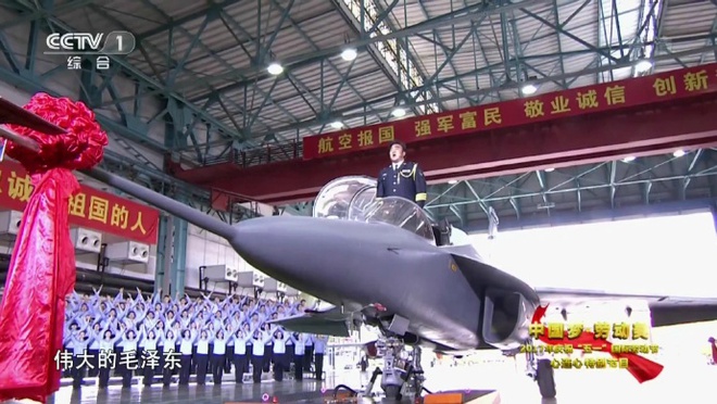 Trung Quốc ra mắt máy bay cường kích hạng nhẹ mới - Ảnh 7.