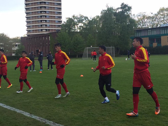 Lại đại thắng trên đất Đức song U20 Việt Nam đón tin buồn - Ảnh 7.