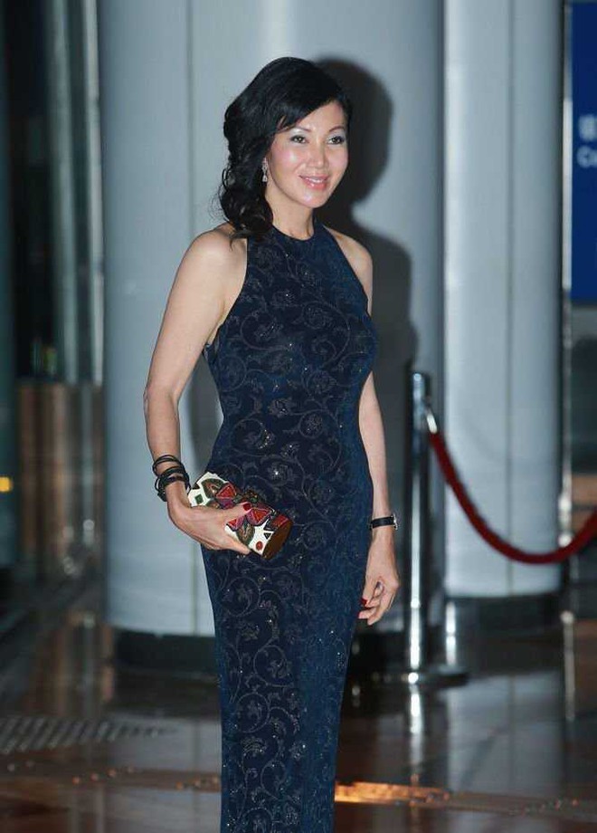 Hoa hậu đầu tiên của Hong Kong lận đận với 3 đời chồng - Ảnh 5.