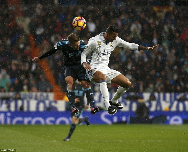 Ronaldo trở lại, Real tiếp tục cho Barca hít khói ở La Liga - Ảnh 10.