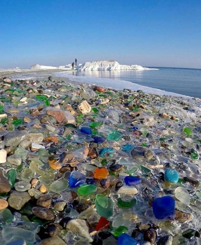 Hàng triệu mảnh thủy tinh bị vứt xuống biển, 10 năm sau điều không ai ngờ đến đã xảy ra - Ảnh 6.