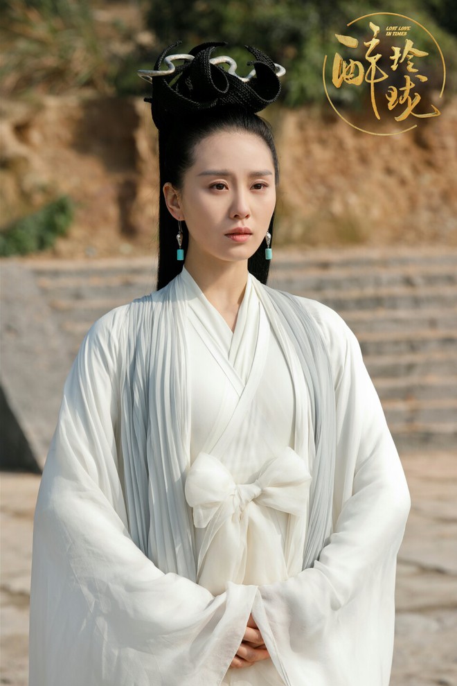 Lưu Thi Thi bị “dìm không thương tiếc” với tạo hình trong phim mới - Ảnh 10.