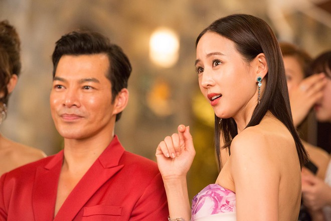Trần Bảo Sơn được dàn diễn viên nổi tiếng Trung Quốc vây quanh trong phim mới - Ảnh 1.