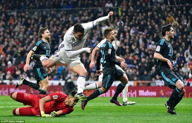 Ronaldo trở lại, Real tiếp tục cho Barca hít khói ở La Liga - Ảnh 5.