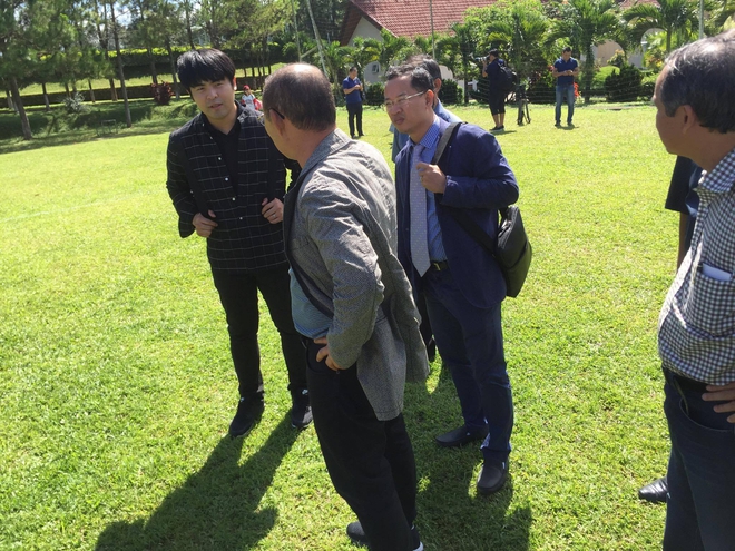 Chùm ảnh: Bầu Đức tự tay dắt HLV Park Hang-seo đi thăm quan Học viện HAGL JMG - Ảnh 8.