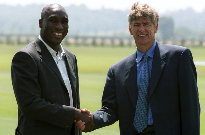 “Siêu đào mỏ” Sol Campbell đến Việt Nam tìm nhà, săn đất? - Ảnh 2.