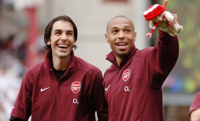 Gã công tử khiến Thierry Henry phải quỳ xuống cảm ơn ấy chỉ có một - Ảnh 2.