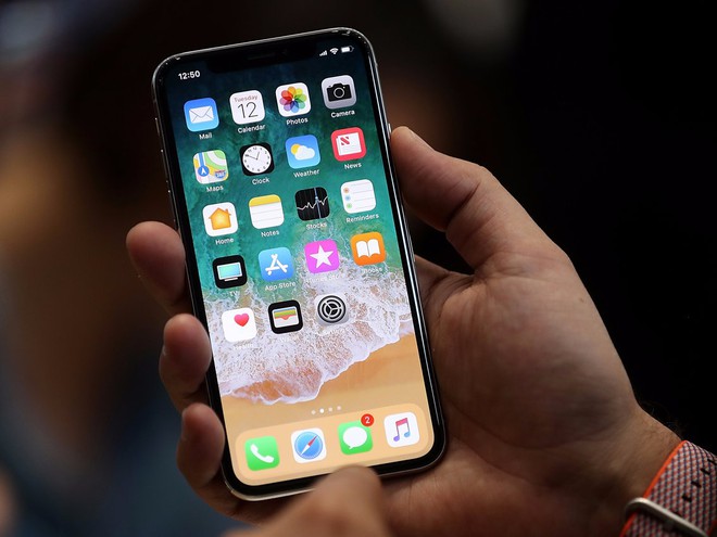 5 điểm iPhone X đang bắt kịp Android - Ảnh 1.