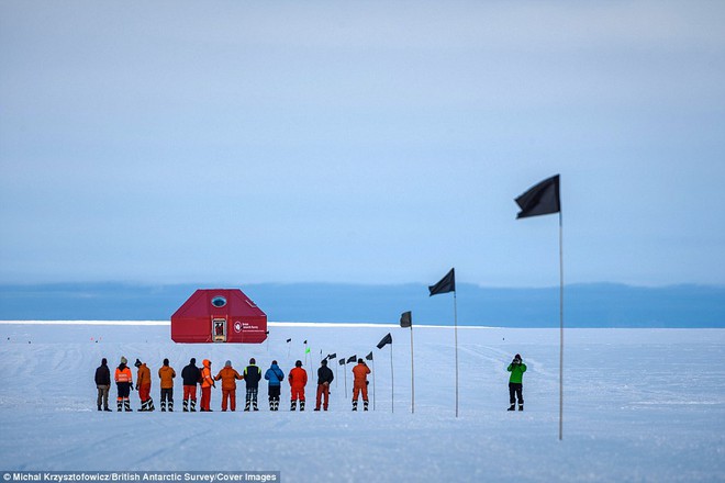 Trạm nghiên cứu Nam Cực bị kéo lê gần 23km, tránh bị vết nứt khổng lồ nuốt chửng - Ảnh 7.