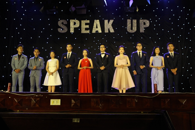 Nữ sinh trường Báo xuất sắc giành quán quân Speak Up 2017 - Ảnh 1.