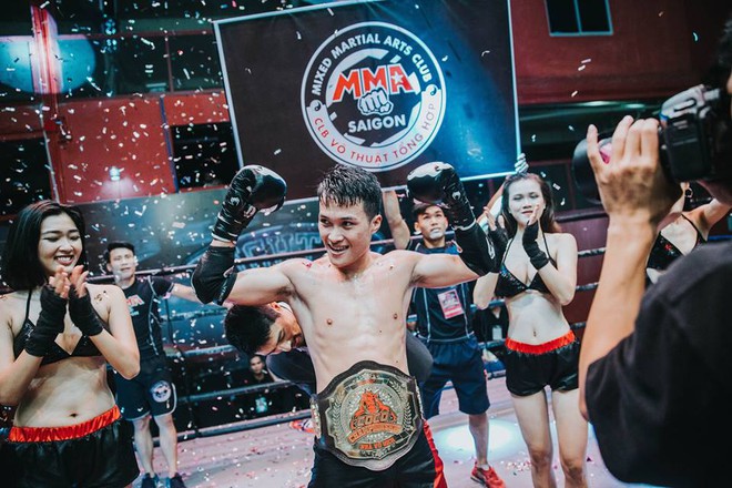 Ngọc Trinh làm Ring Girl, đốt nóng sàn võ Coco Championship tại Đà Nẵng - Ảnh 7.