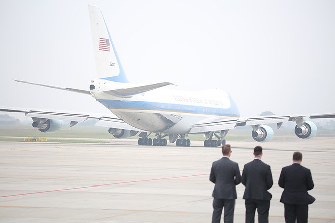 Kế hoạch bảo vệ chiếc Air Force One chở Tổng thống Donald Trump đến Nội Bài - Ảnh 1.