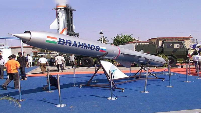 Chê BrahMos, Trung Quốc tự hào với tên lửa diệt hạm gần đạt mức hoàn hảo - Ảnh 2.