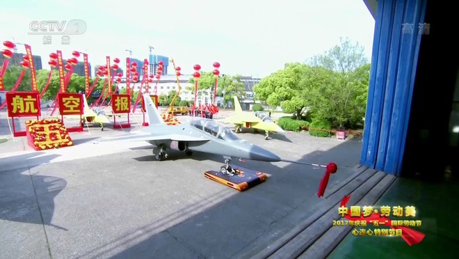 Trung Quốc ra mắt máy bay cường kích hạng nhẹ mới - Ảnh 3.