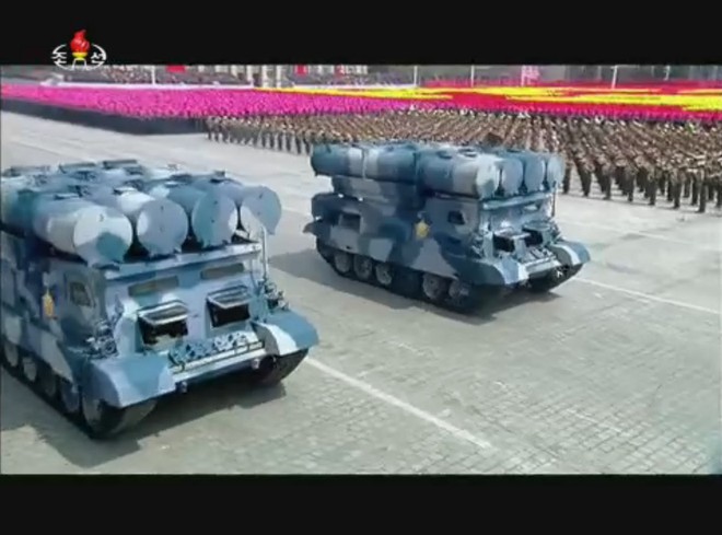 Điểm danh dàn vũ khí hùng hậu của Triều Tiên trong lễ duyệt binh - Ảnh 3.