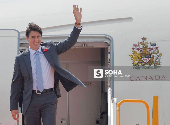 [CẬP NHẬT] Tới Đà Nẵng dự APEC, Thủ tướng Canada Trudeau rạng rỡ bước ra từ chuyên cơ - Ảnh 2.