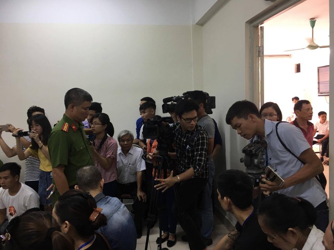 Bị cáo dâm ô bé gái 8 tuổi ở Hoàng Mai bị tuyên 24 tháng tù giam - Ảnh 3.