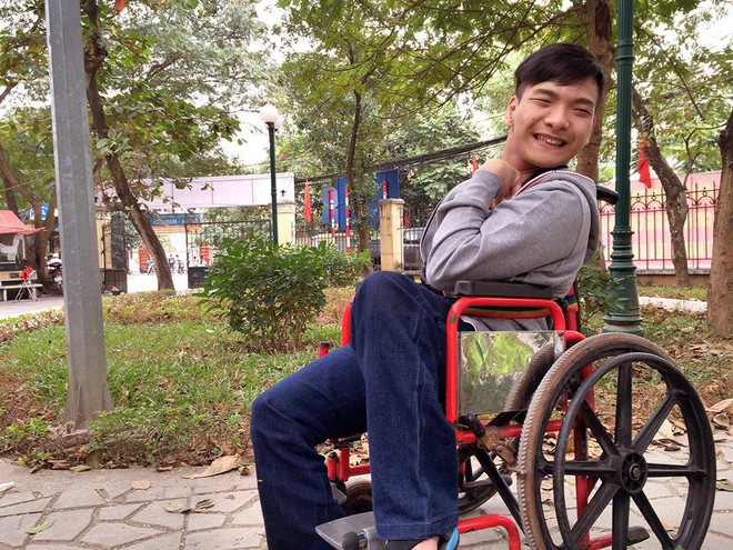 Xúc động với ca khúc mới của Thiên Ngôn - chàng nhạc sĩ ngồi xe lăn vì bệnh bại não - Ảnh 1.