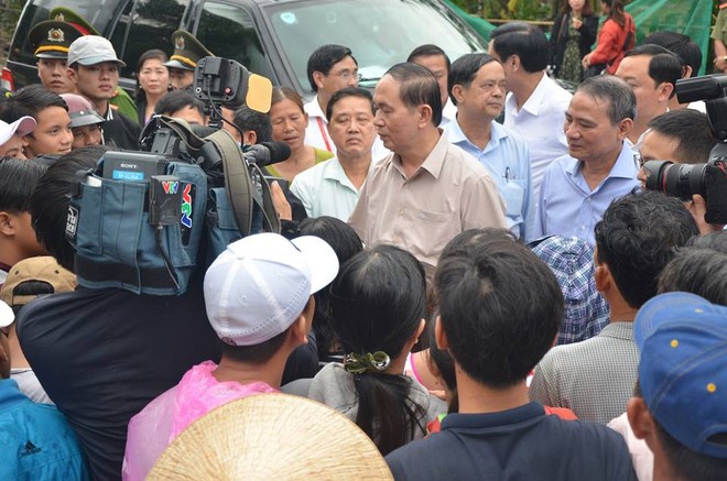 Chủ tịch nước Trần Đại Quang vào thăm người dân vùng rốn lũ Đà Nẵng  - Ảnh 7.