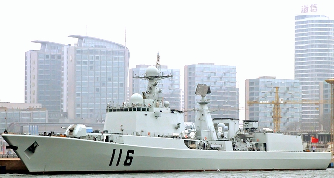 Pháo binh Nga nã đạn vào tàu chiến Trung Quốc tới cảng Vladivostok - Ảnh 2.