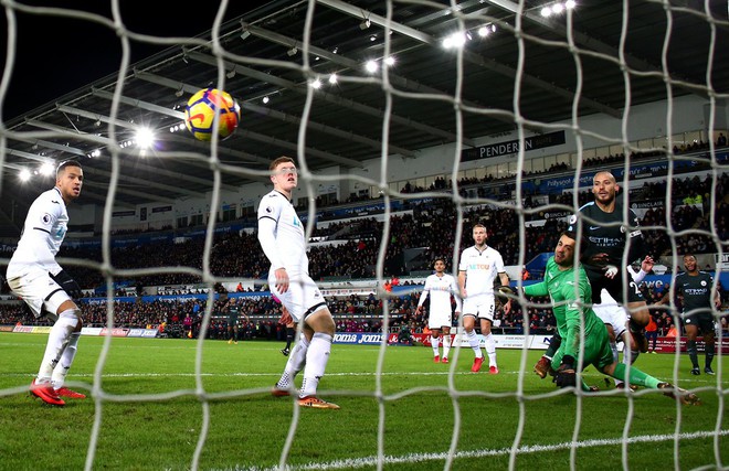 Vô địch Premier League là chuyện nhỏ, Pep còn tính phủ xanh cả nước Anh cơ! - Ảnh 2.