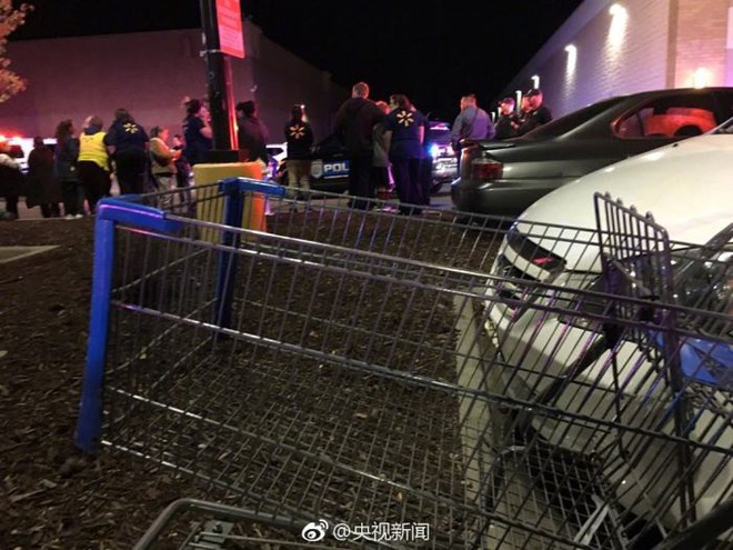 Mỹ: Xả súng bên trong siêu thị Walmart, ít nhất 3 người thiệt mạng, hung thủ bỏ trốn - Ảnh 5.