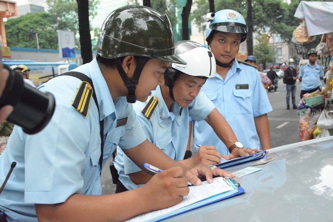 Bị ông Đoàn Ngọc Hải cho kéo ô tô về phường, chủ xe phản ứng bất ngờ - Ảnh 6.