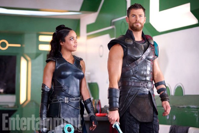 “Thor: Ragnarok: Lần đầu tiên búa thần bị phá vỡ - Ảnh 2.