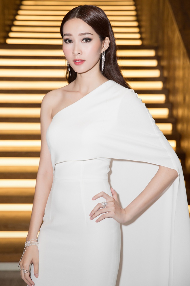 Hoa hậu Đặng Thu Thảo thu hút mọi ánh nhìn sau thời gian ít xuất hiện - Ảnh 2.