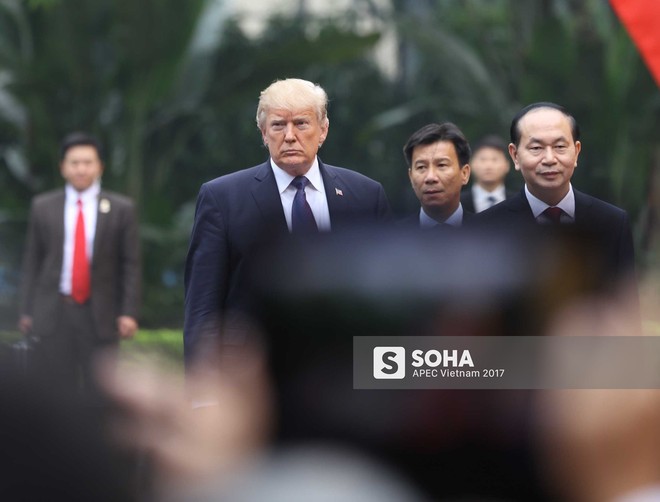 [ẢNH] Toàn cảnh lễ đón chính thức Tổng thống Mỹ Donald Trump tại Hà Nội - Ảnh 8.